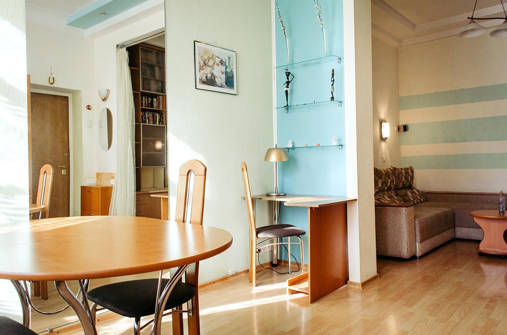 Hvylevogo Street Apartment Kharkov Luaran gambar